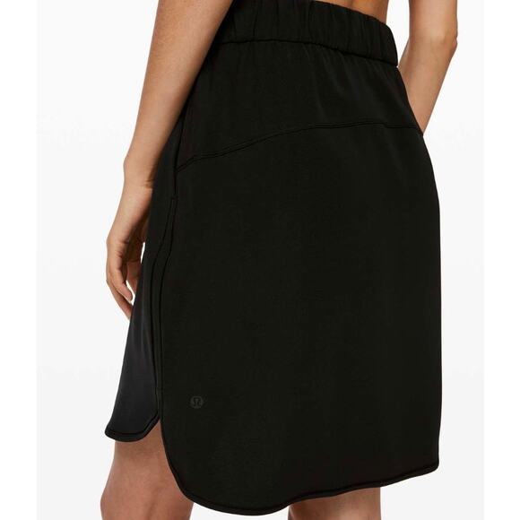 LULULEMON On The Fly Skirt Womens 8 Black Casual Travel Woven Athleisure Mini - Picture 5 of 16